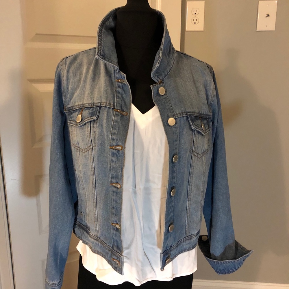 Ci Sono light wash denim jean jacket new with tags